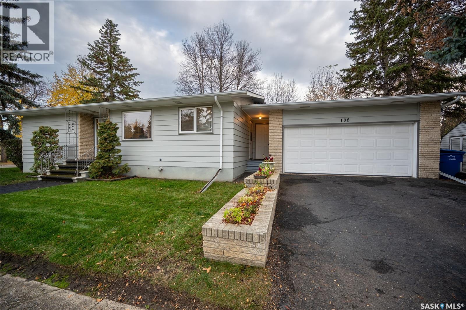 108 Tupper Avenue Property Photo 3