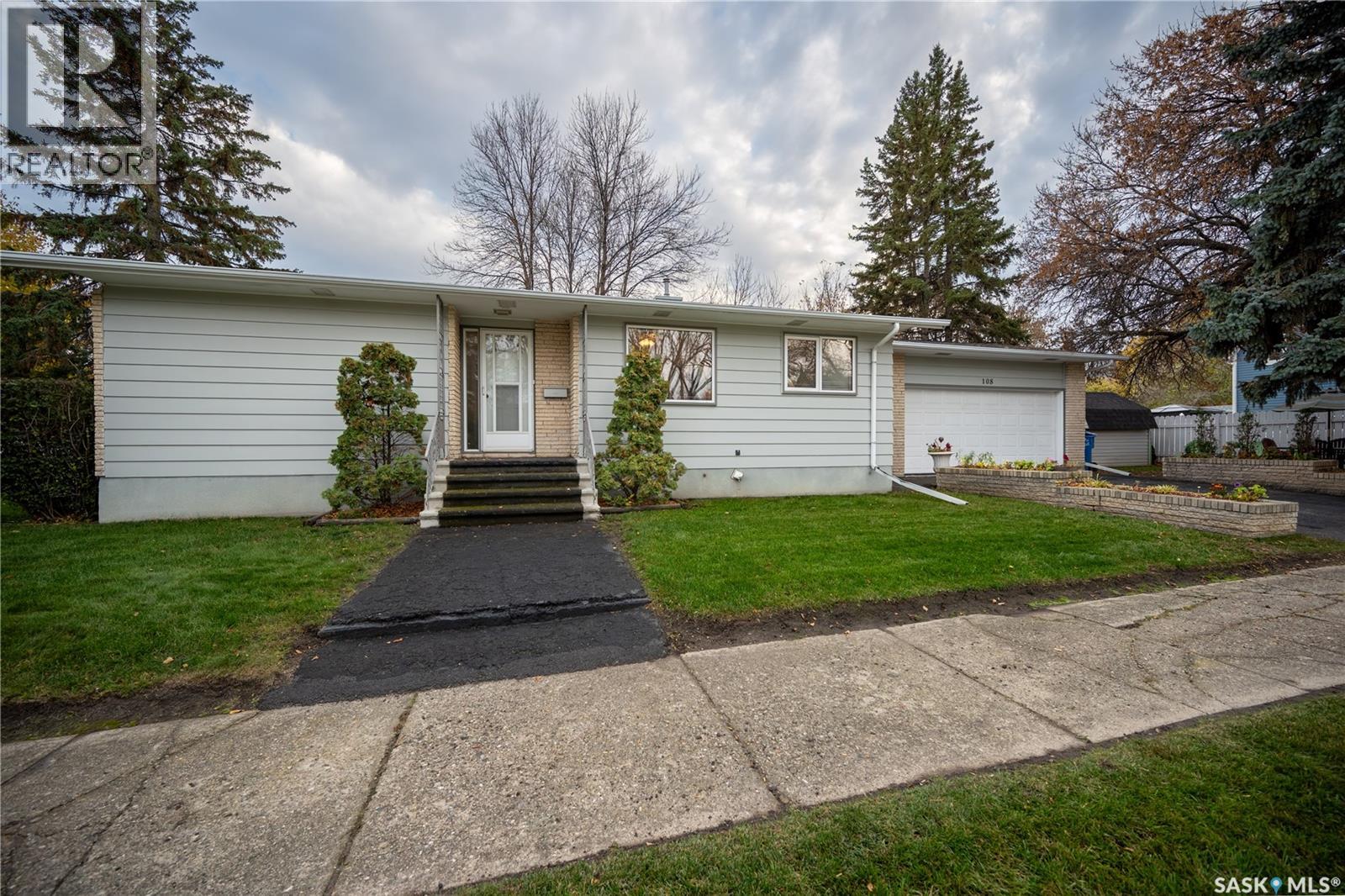108 Tupper Avenue Property Photo 4