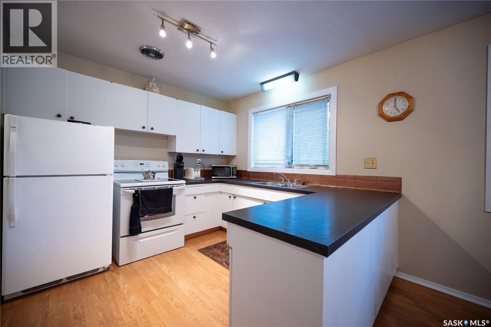 108 Tupper Avenue Property Photo 9