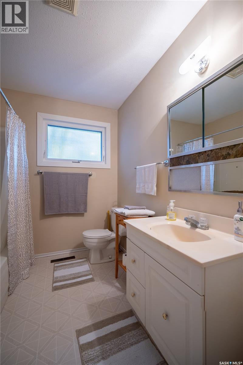 108 Tupper Avenue Property Photo 23