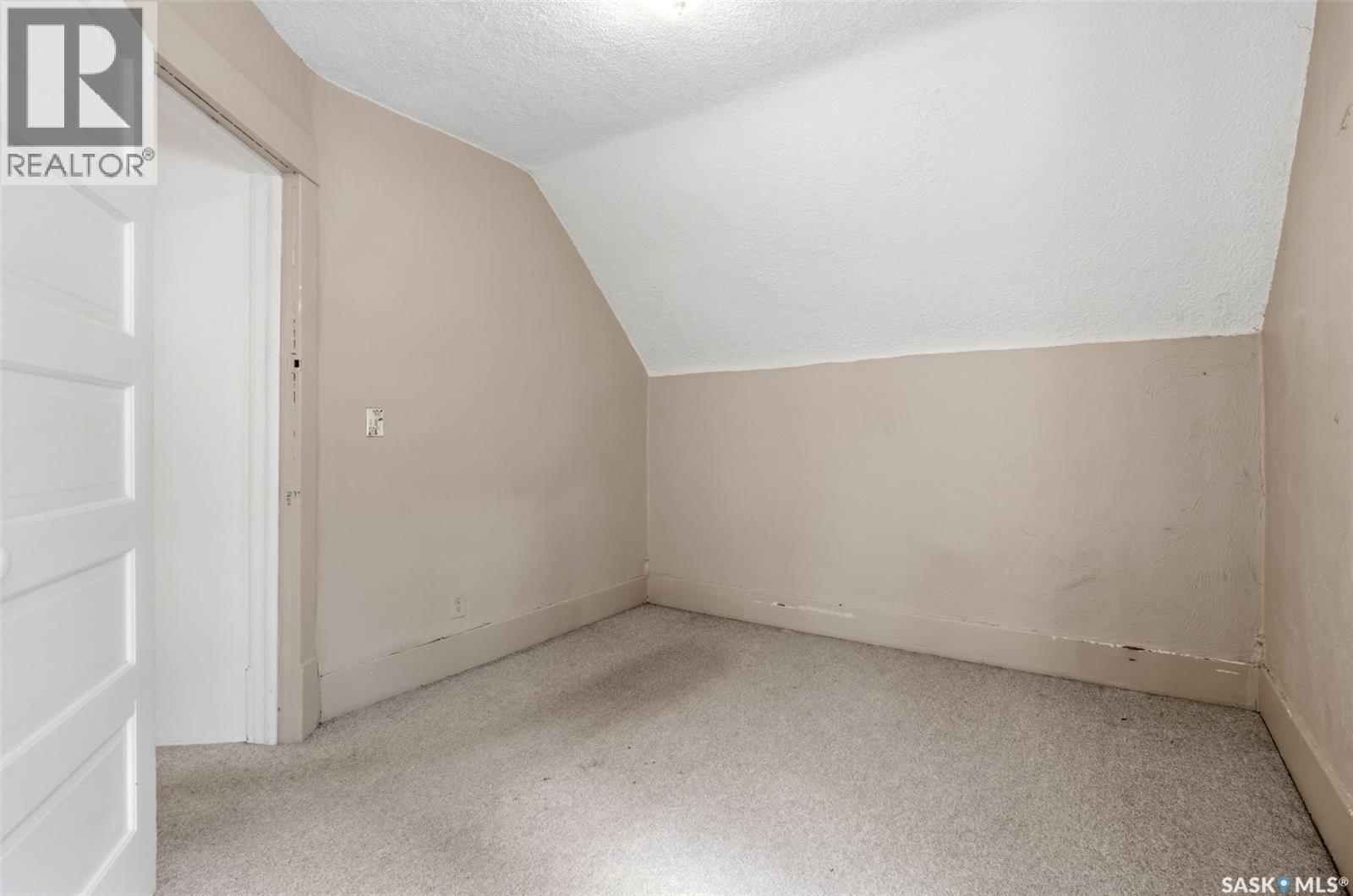2242 Angus Street Property Photo 23