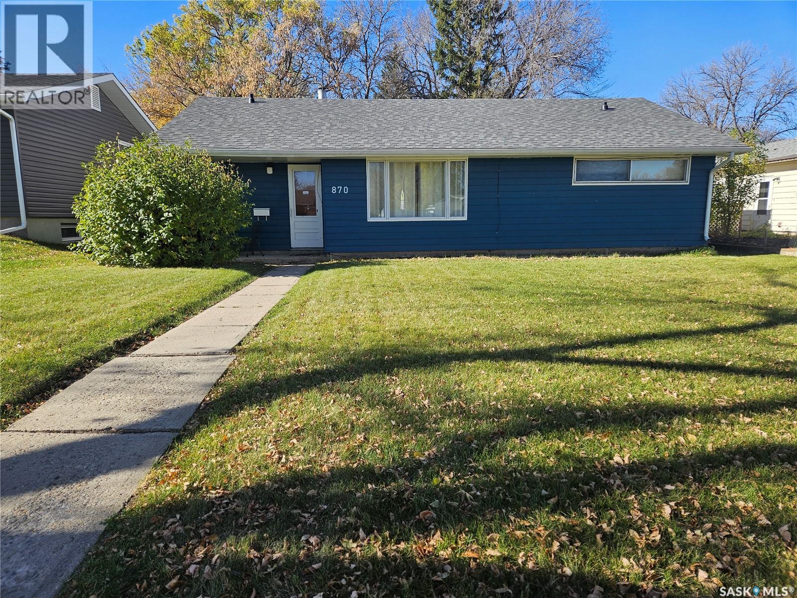 870 11th Avenue Ne Property Photo 1