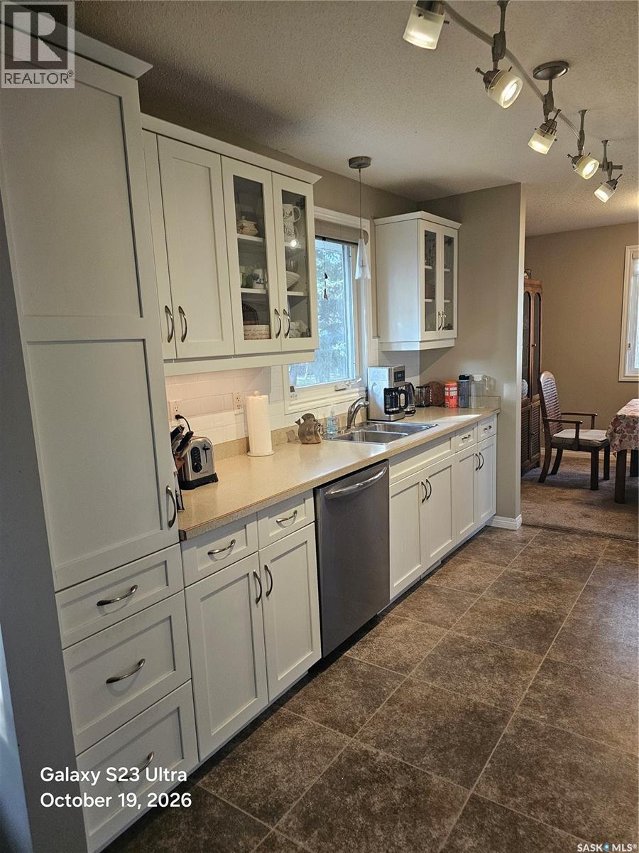 Thompson Acreage Property Photo 3