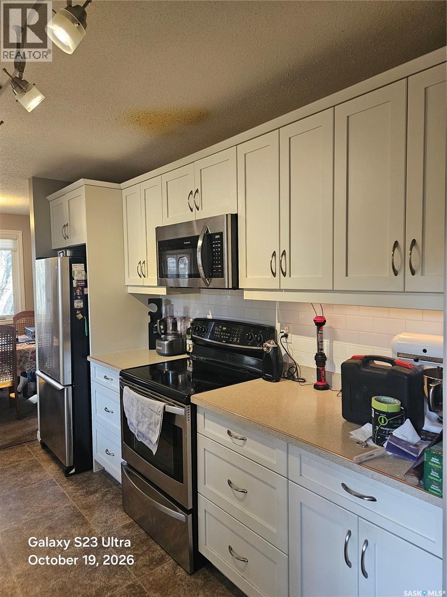 Thompson Acreage Property Photo 4