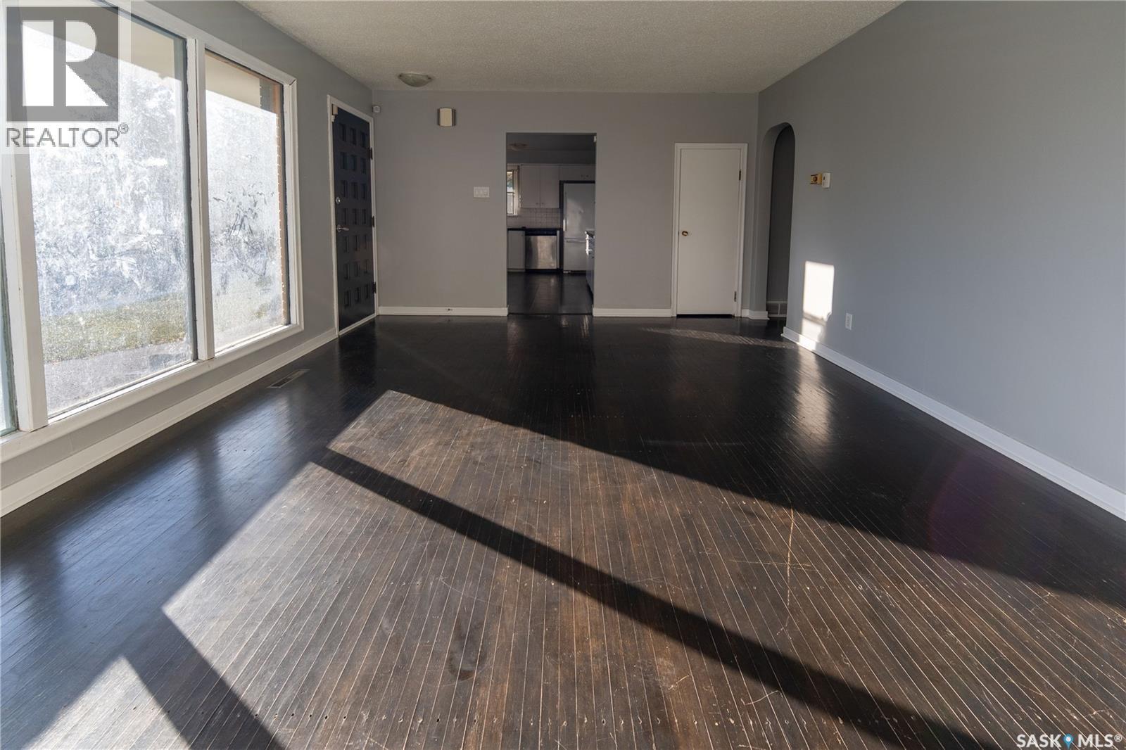 607 Q Avenue N Property Photo 8