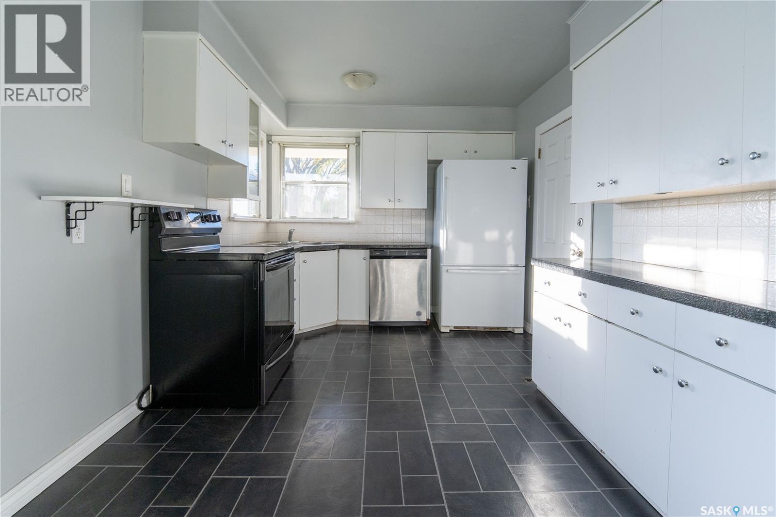607 Q Avenue N Property Photo 11