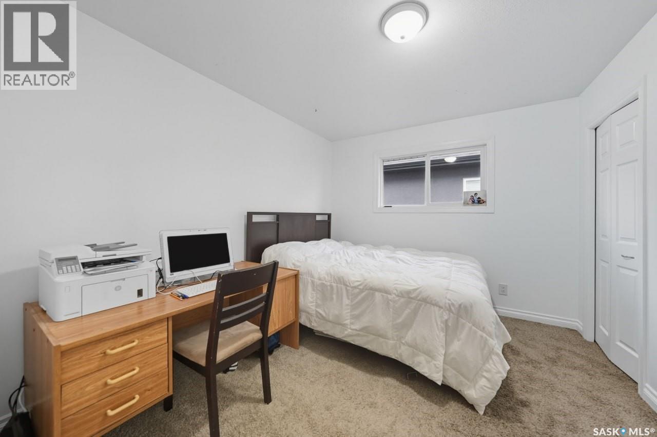 455 Hastings Crescent Property Photo 20