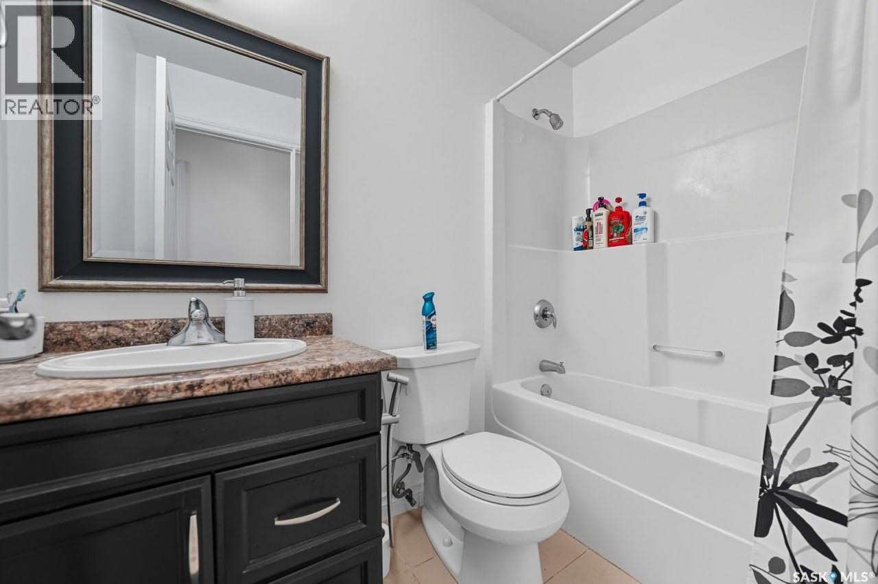 455 Hastings Crescent Property Photo 22