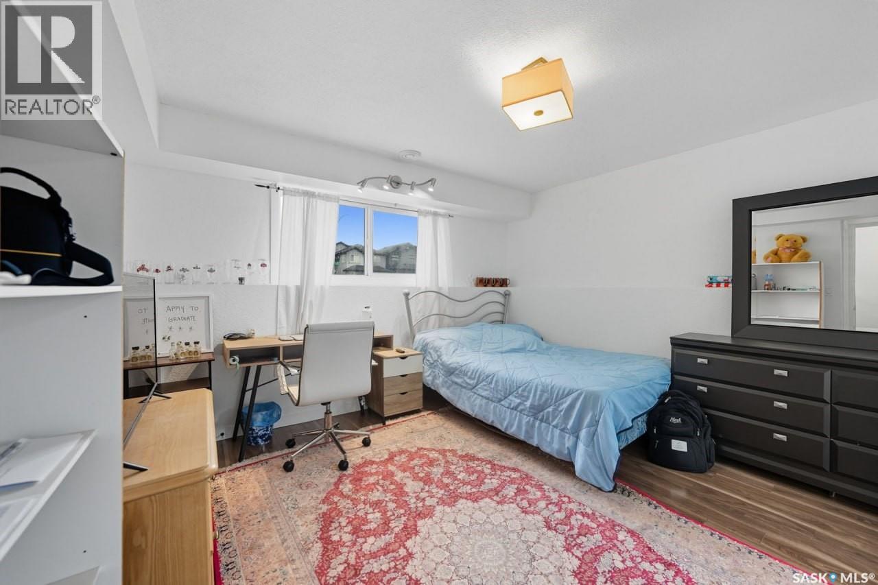 455 Hastings Crescent Property Photo 23