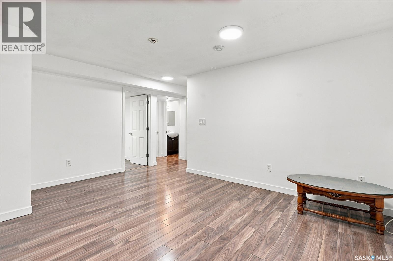 455 Hastings Crescent Property Photo 27