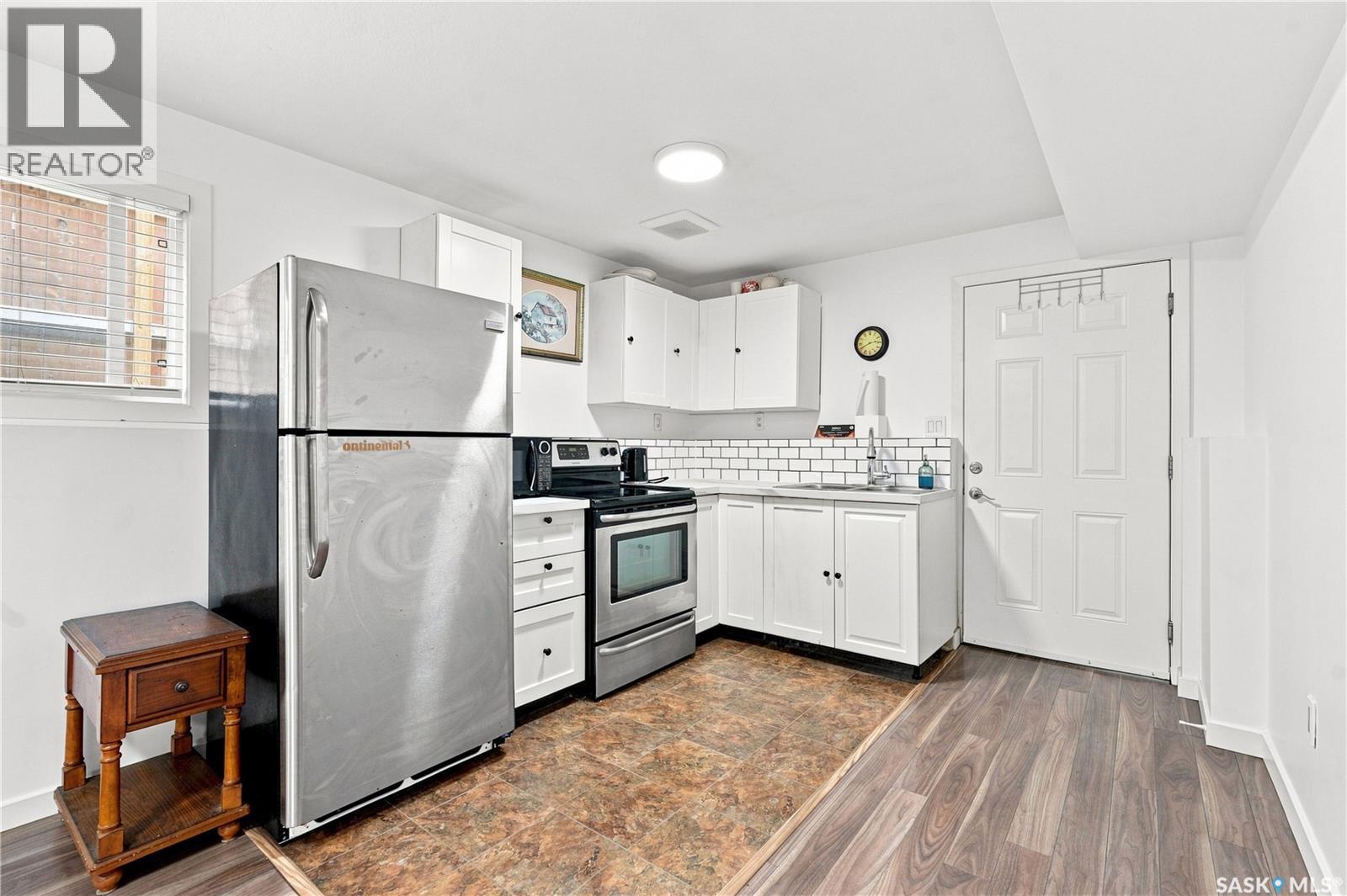 455 Hastings Crescent Property Photo 29