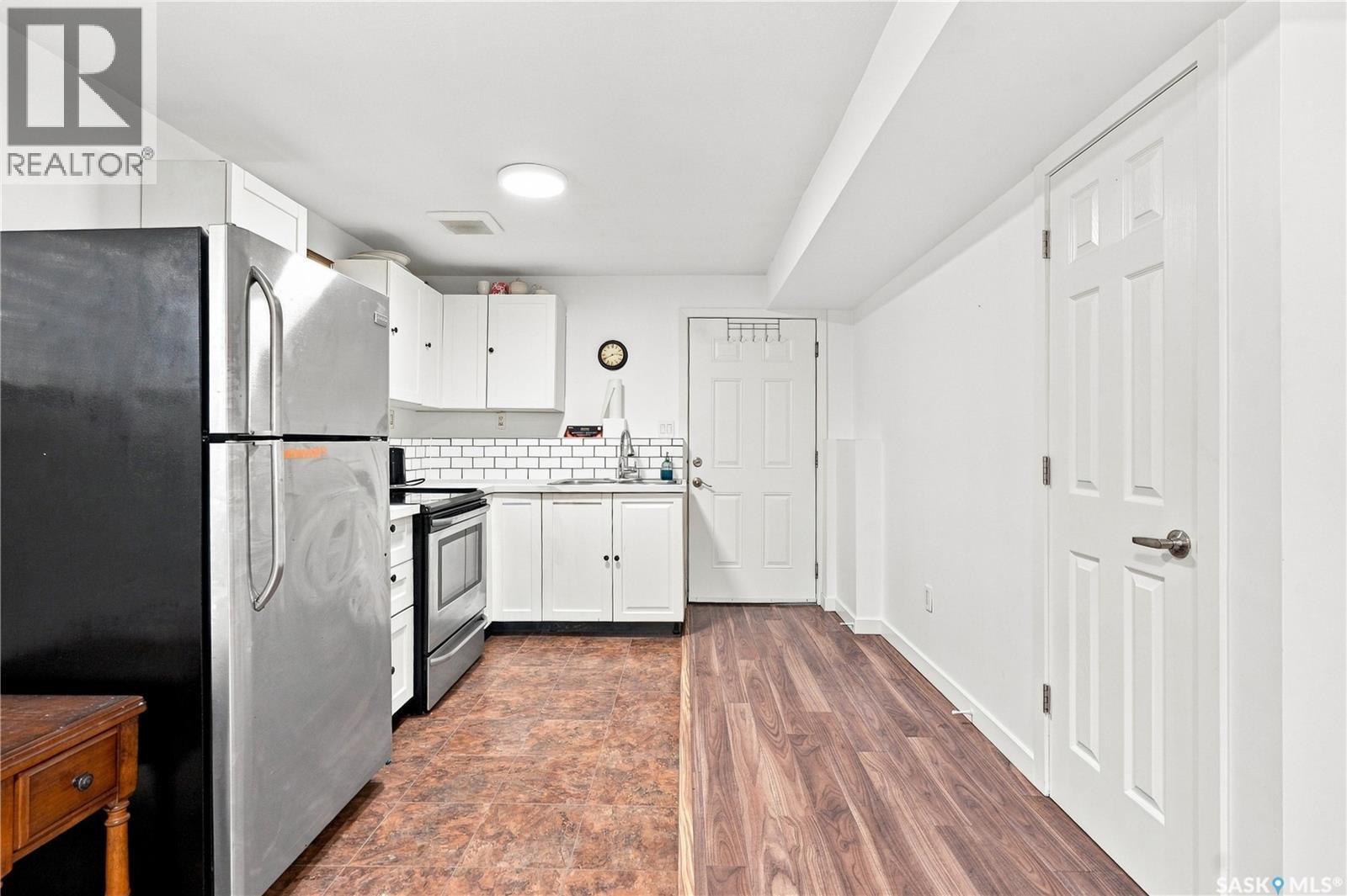455 Hastings Crescent Property Photo 30
