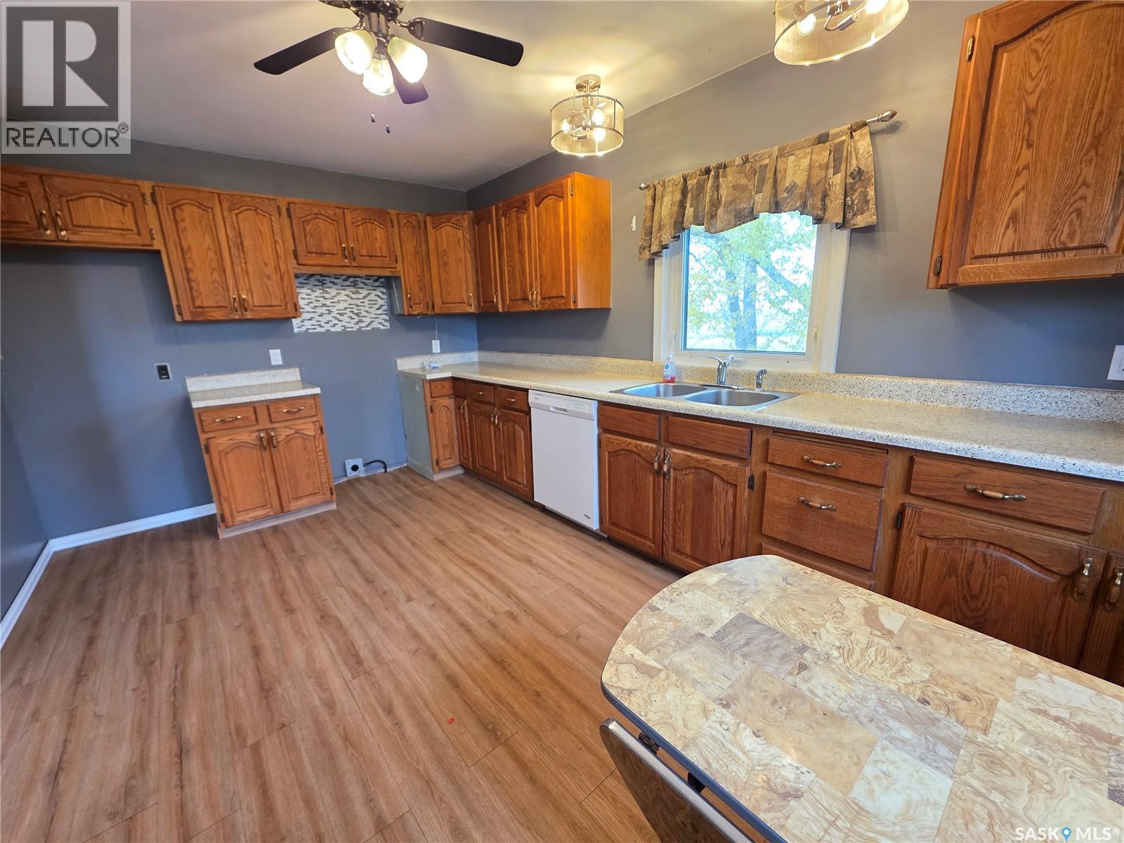 10429 Grid Road 645 Property Photo 4