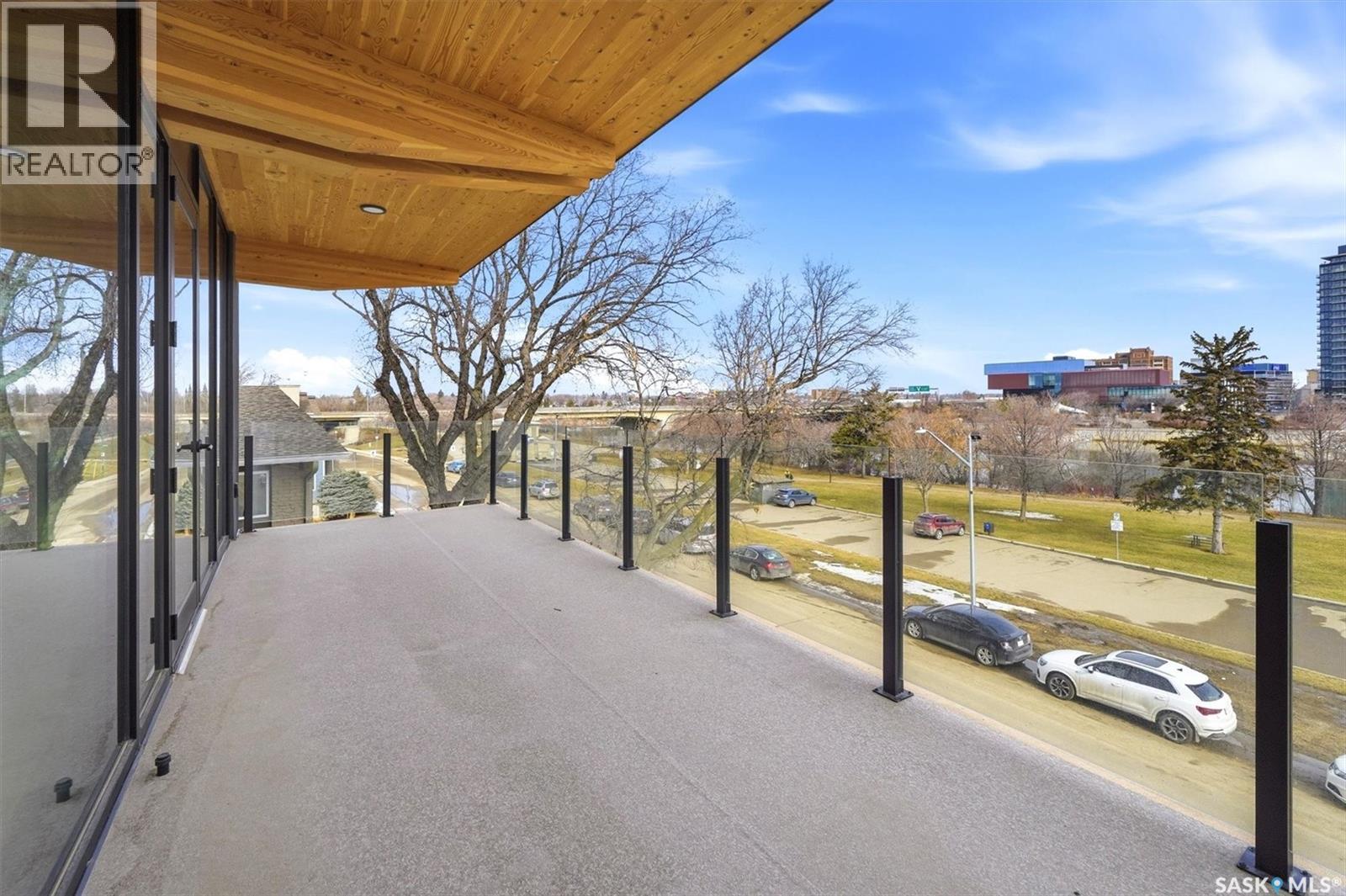 301 212 Saskatchewan Crescent Property Photo 37