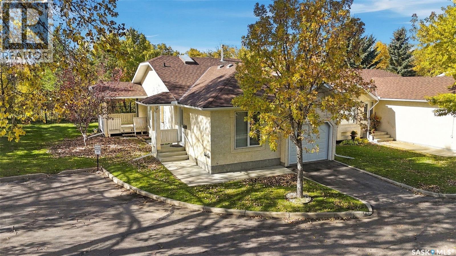 218 815 Heritage Green Property Photo 2