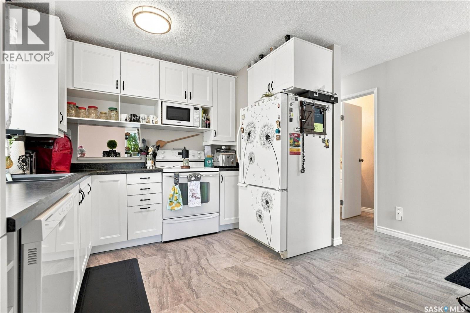 27 1128 Mckercher Drive Property Photo 11