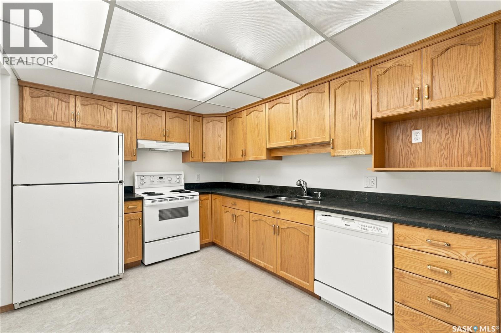 103 303 Pinehouse Drive Property Photo 2