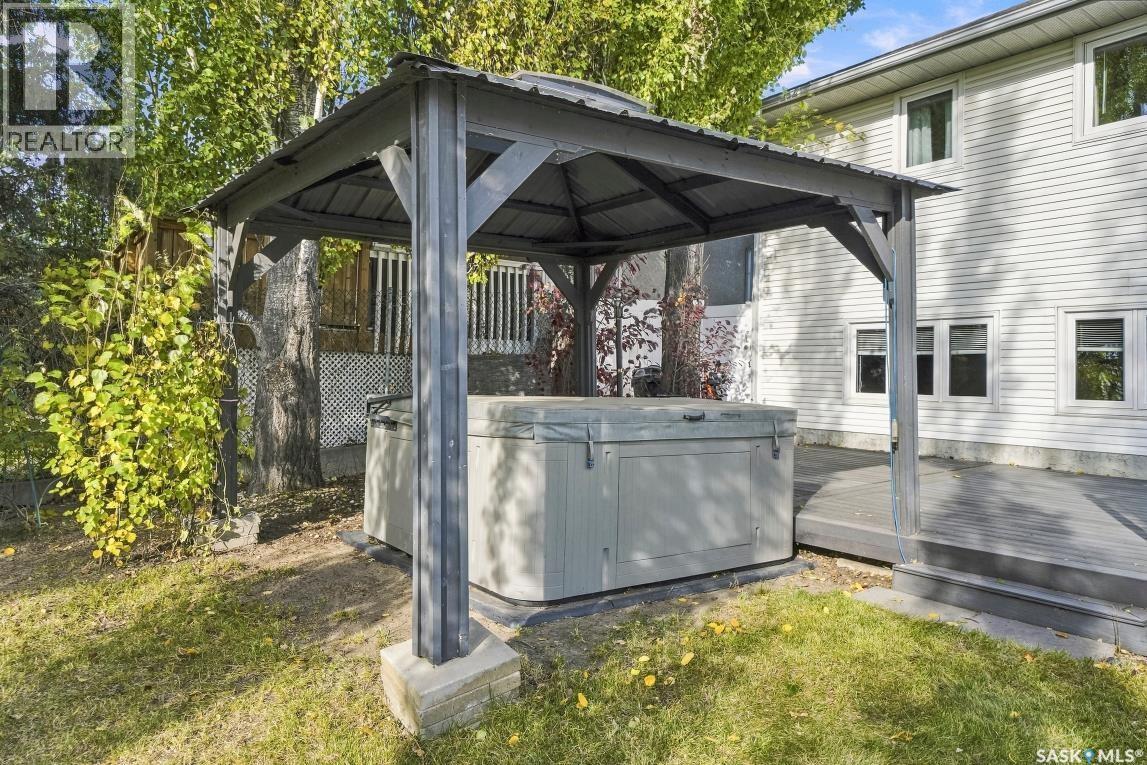 410 Bronson Crescent Property Photo 46
