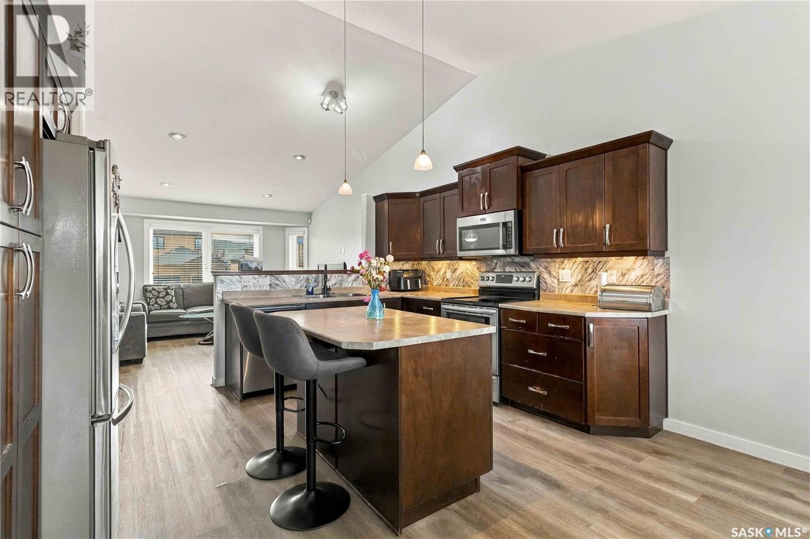 562 Rempel Manor Property Photo 10