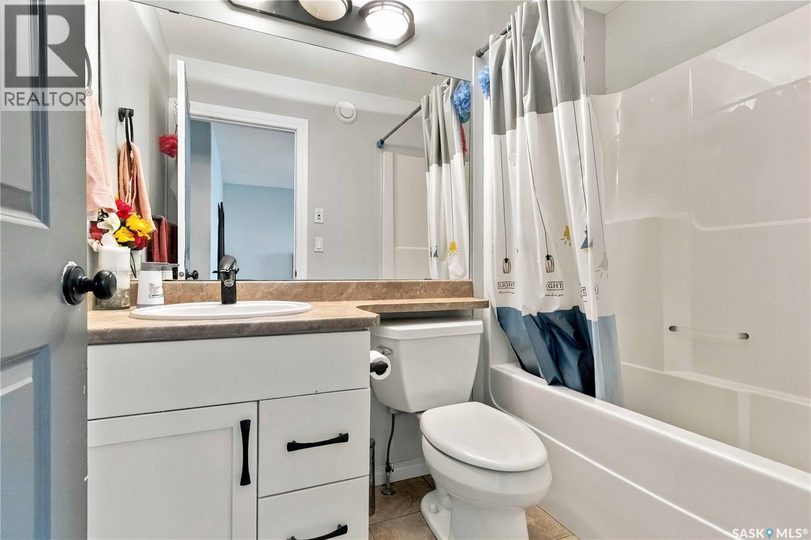 562 Rempel Manor Property Photo 16
