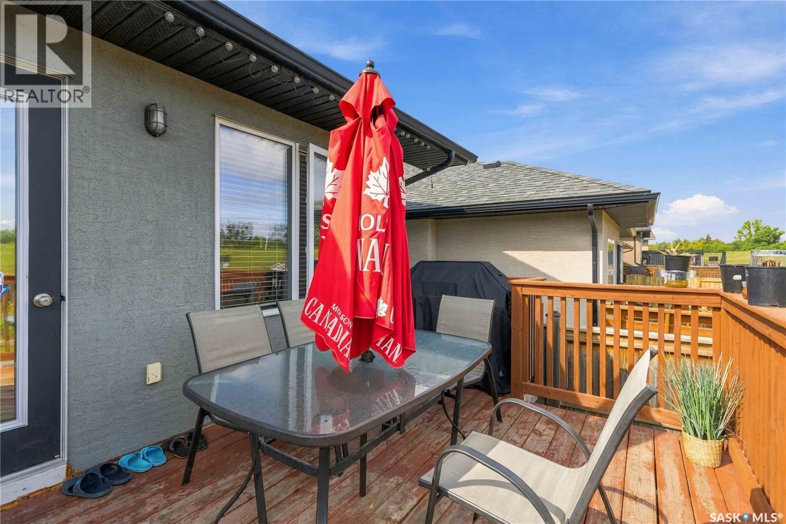 562 Rempel Manor Property Photo 26