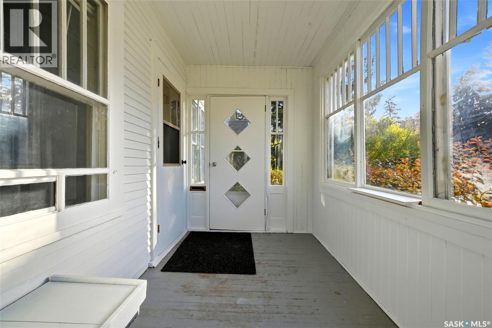 3129 Retallack Street Property Photo 3