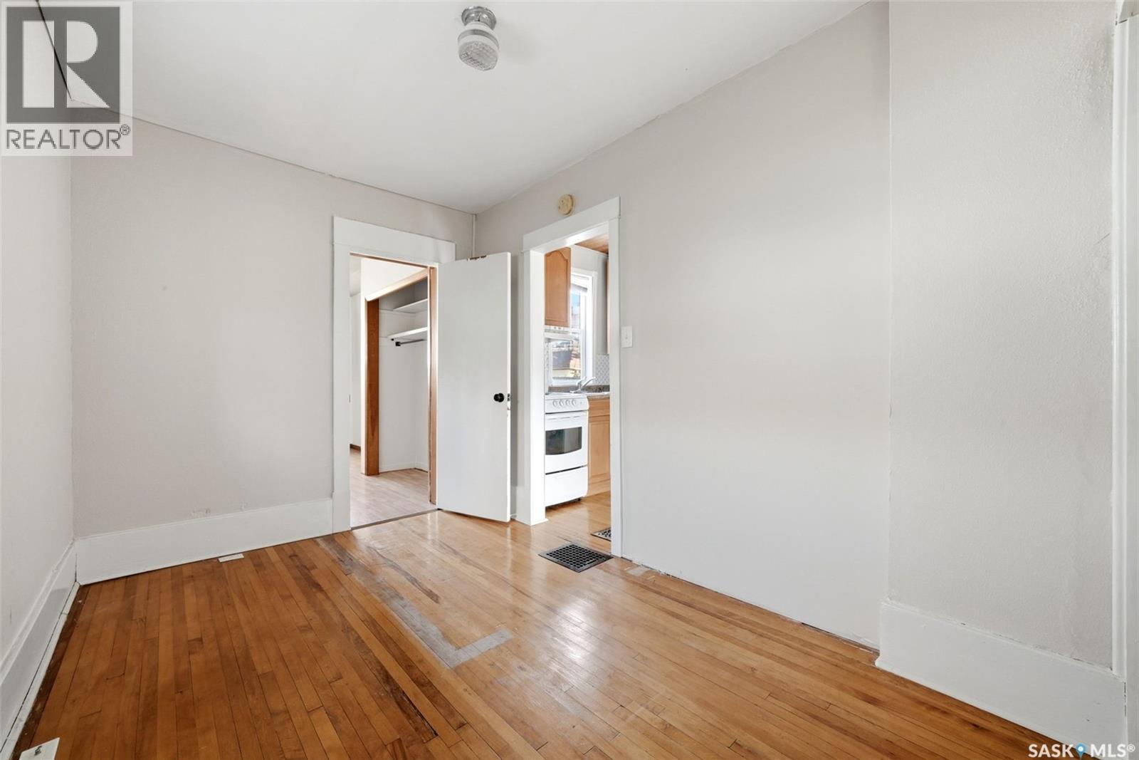 3129 Retallack Street Property Photo 17