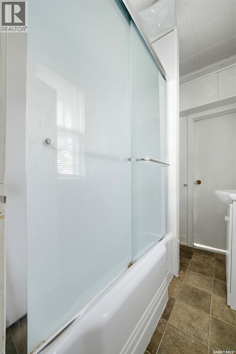 3129 Retallack Street Property Photo 19