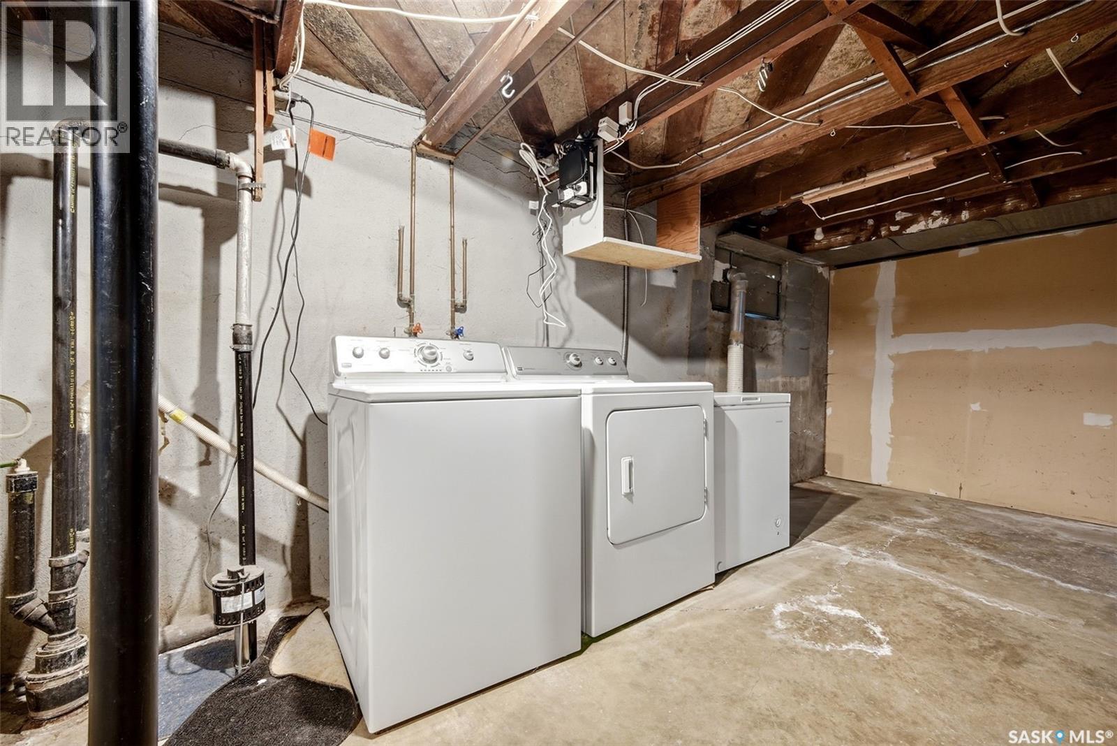 3129 Retallack Street Property Photo 23