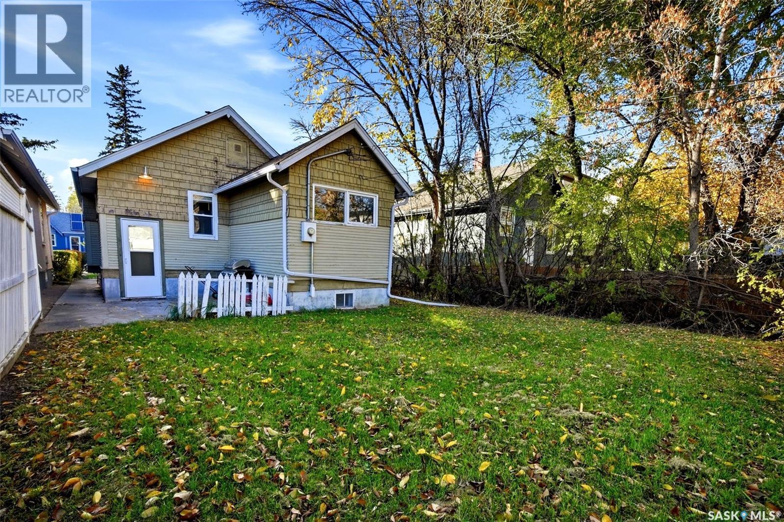 3129 Retallack Street Property Photo 26