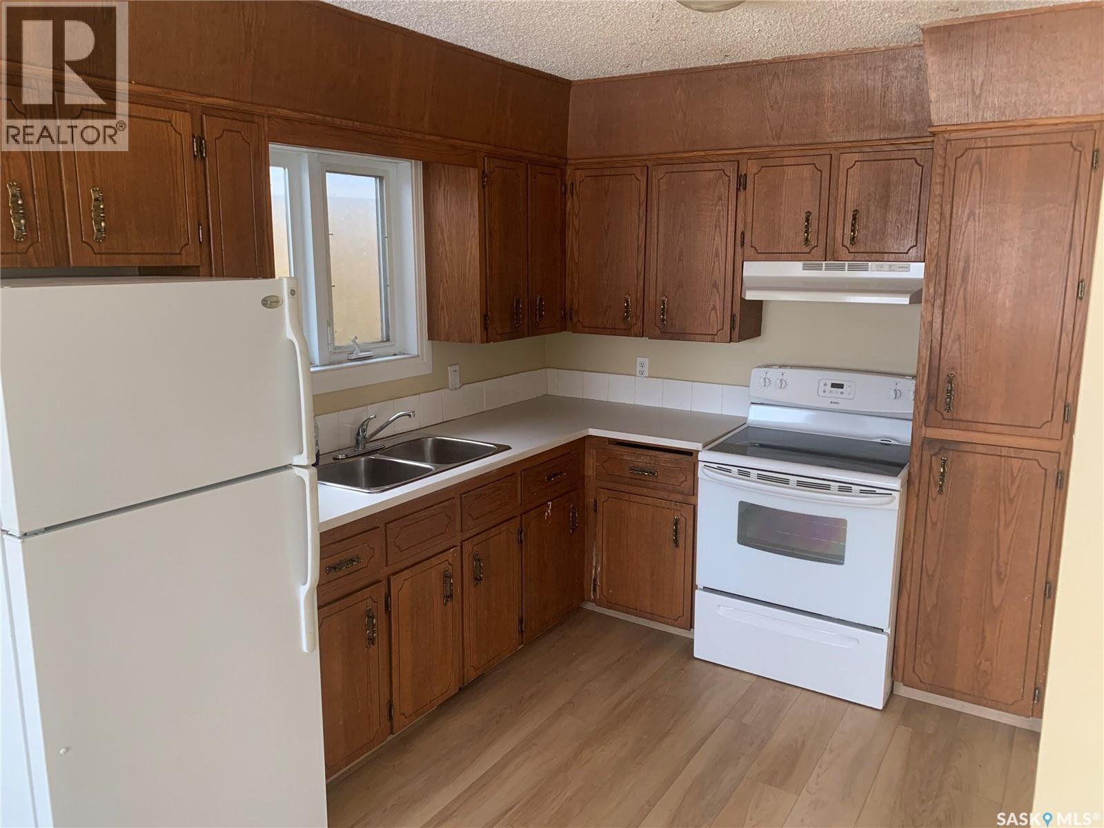 111 M Avenue S Property Photo 3