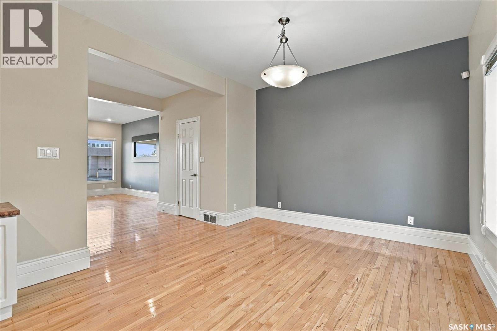 2 563 5th Avenue N Property Photo 12