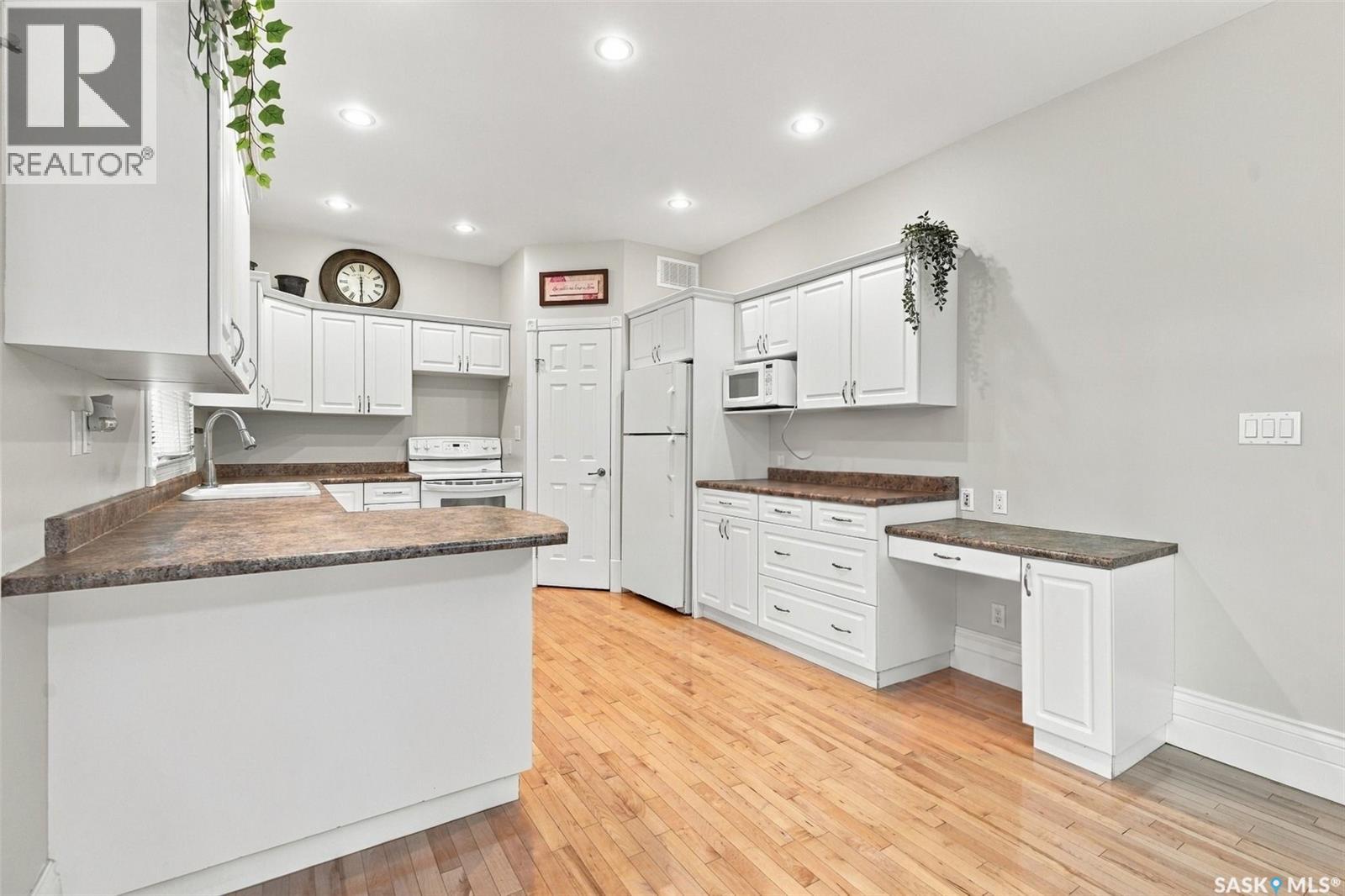 2 563 5th Avenue N Property Photo 15