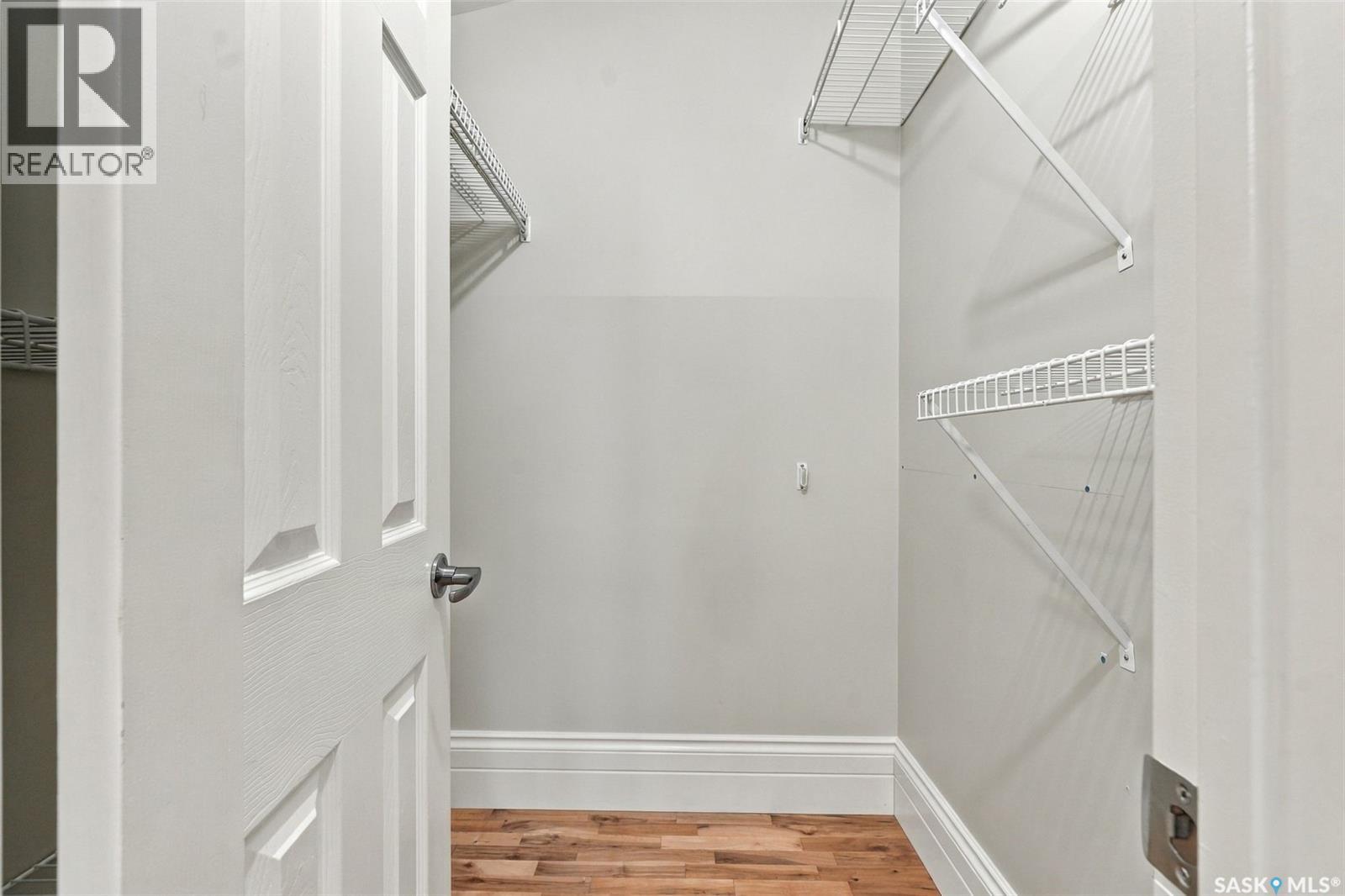2 563 5th Avenue N Property Photo 22