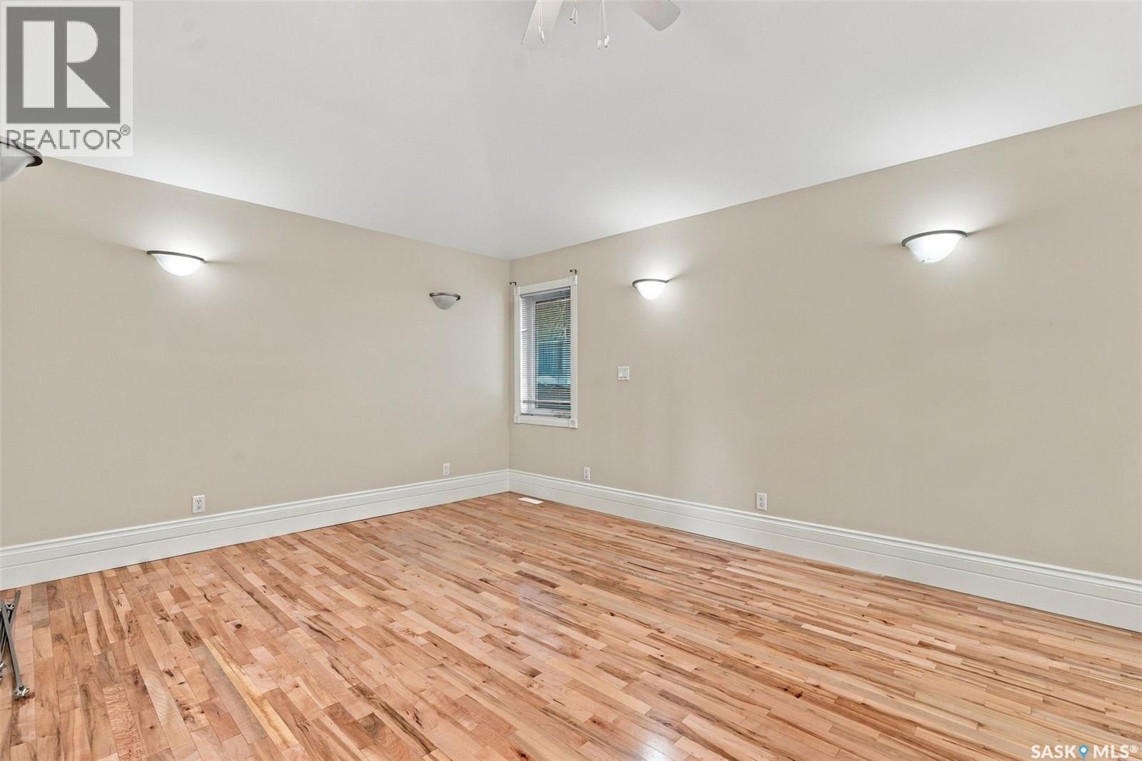 2 563 5th Avenue N Property Photo 27