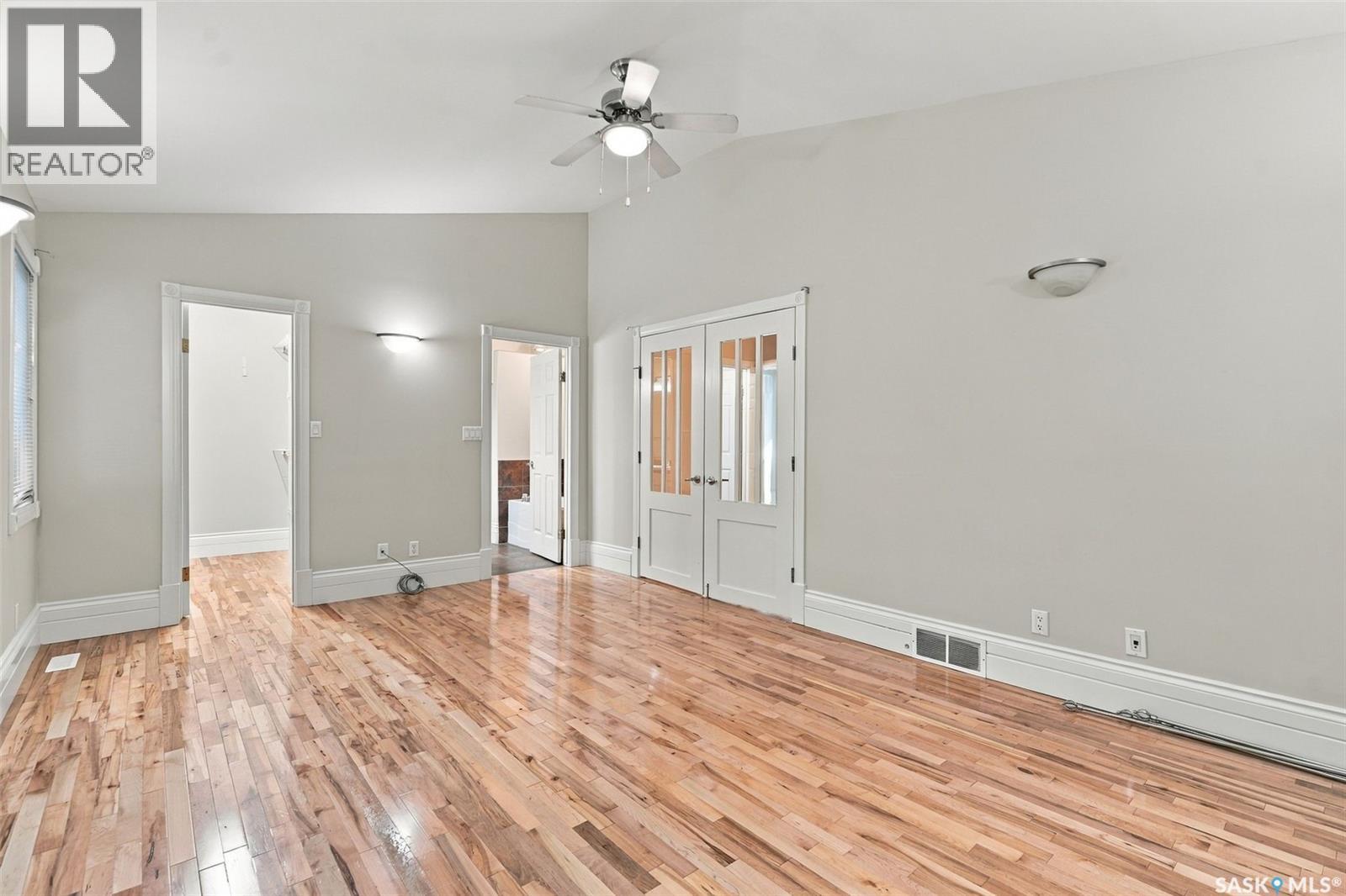 2 563 5th Avenue N Property Photo 28