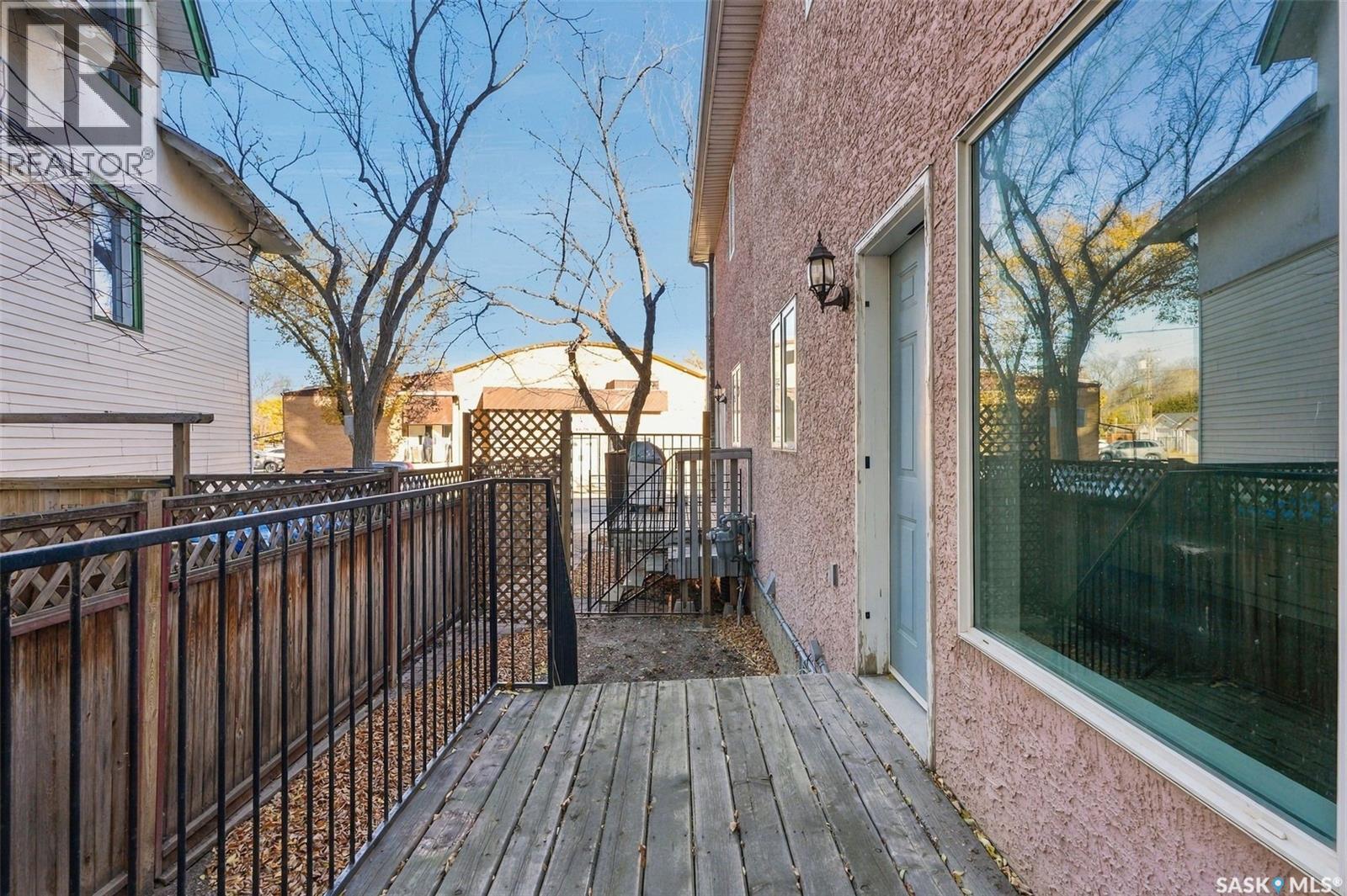 2 563 5th Avenue N Property Photo 48