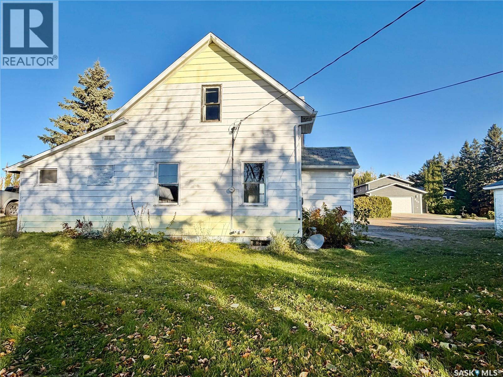 821 2nd Avenue E Property Photo 2