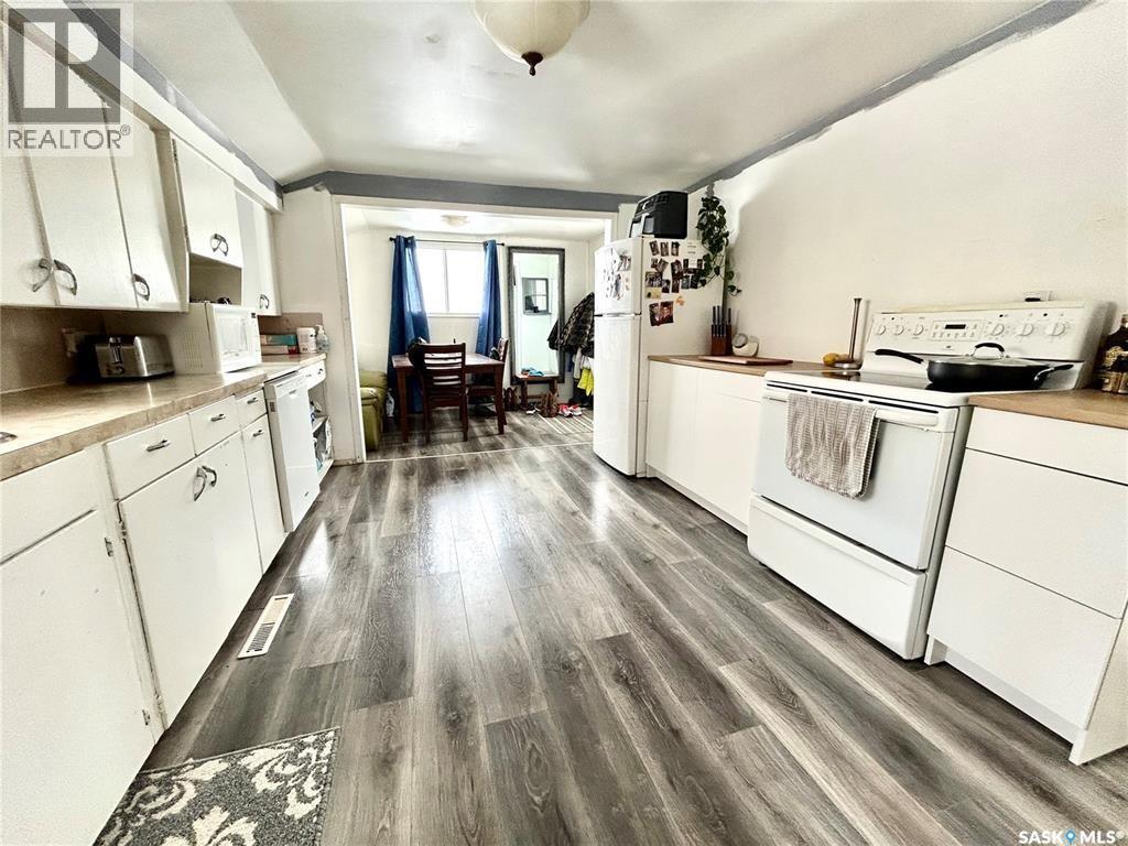 821 2nd Avenue E Property Photo 12