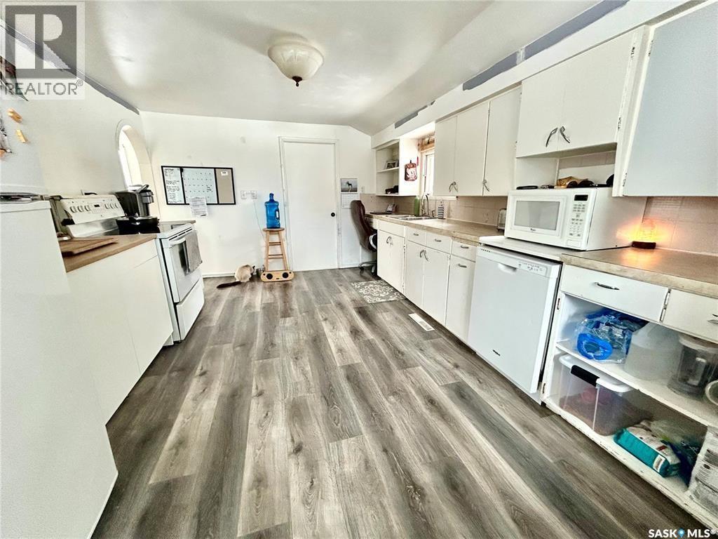 821 2nd Avenue E Property Photo 14