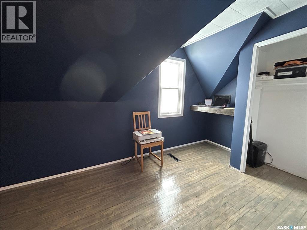 821 2nd Avenue E Property Photo 20