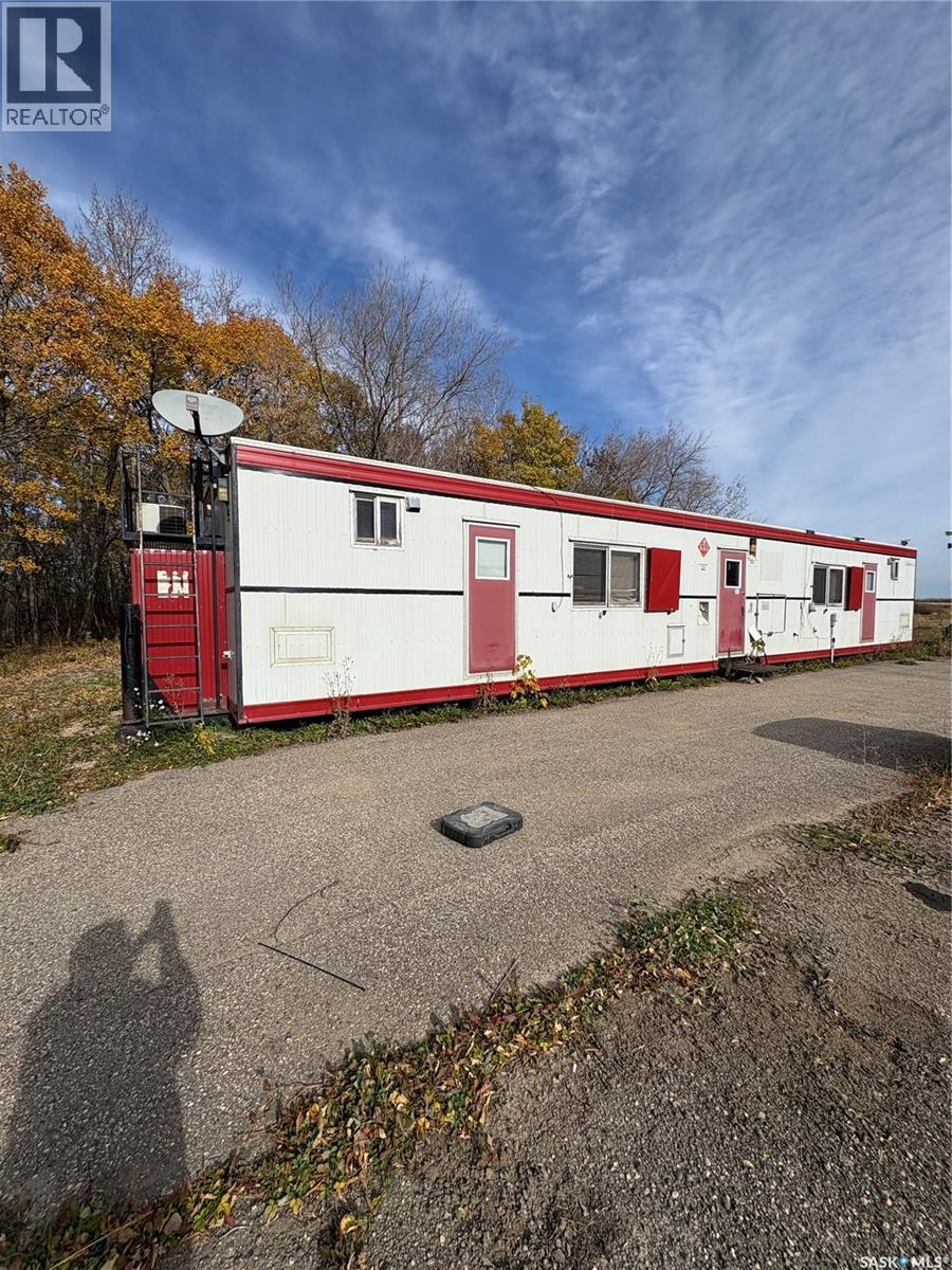306 1st Avenue E Property Photo 4