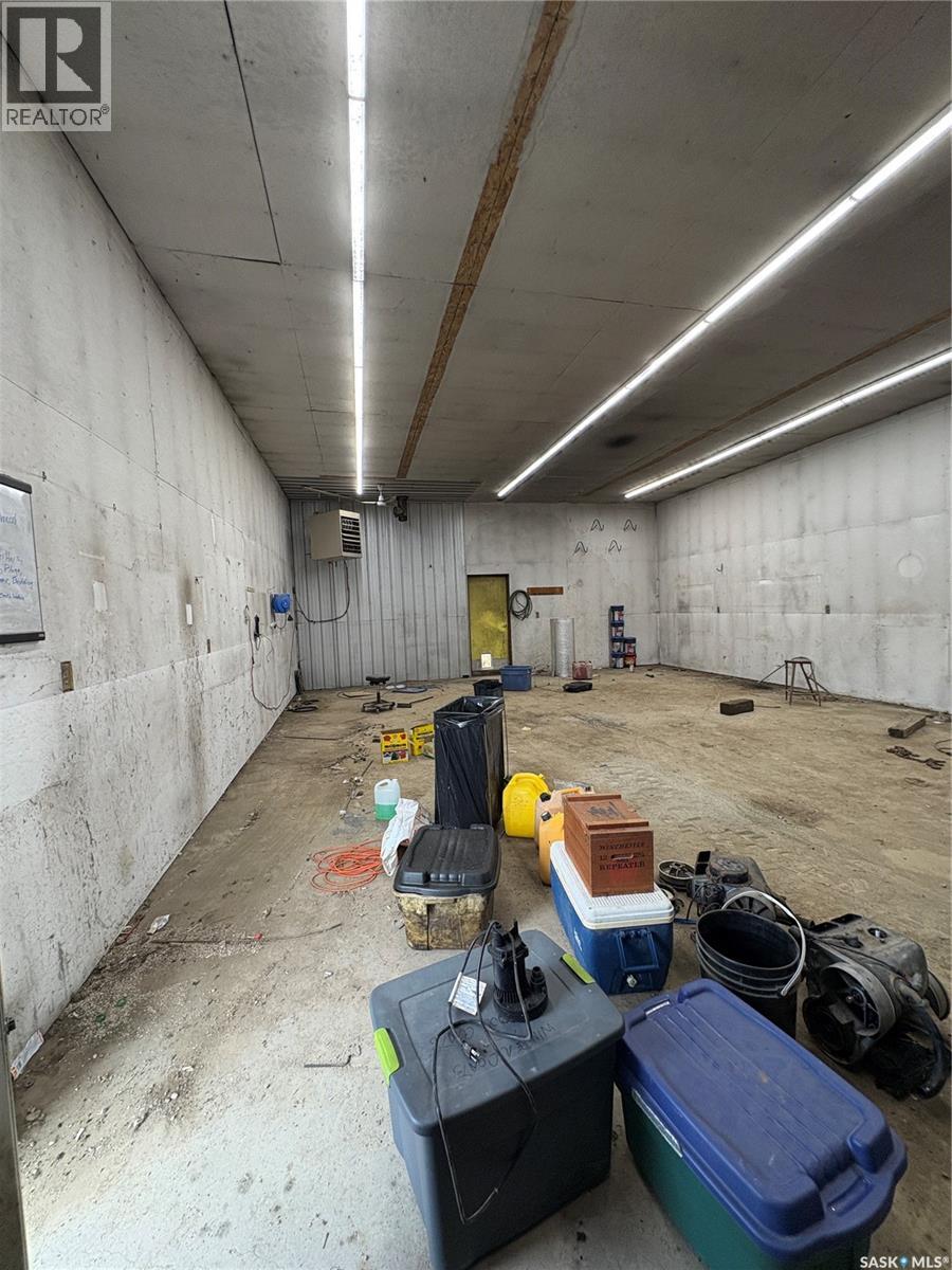 306 1st Avenue E Property Photo 21