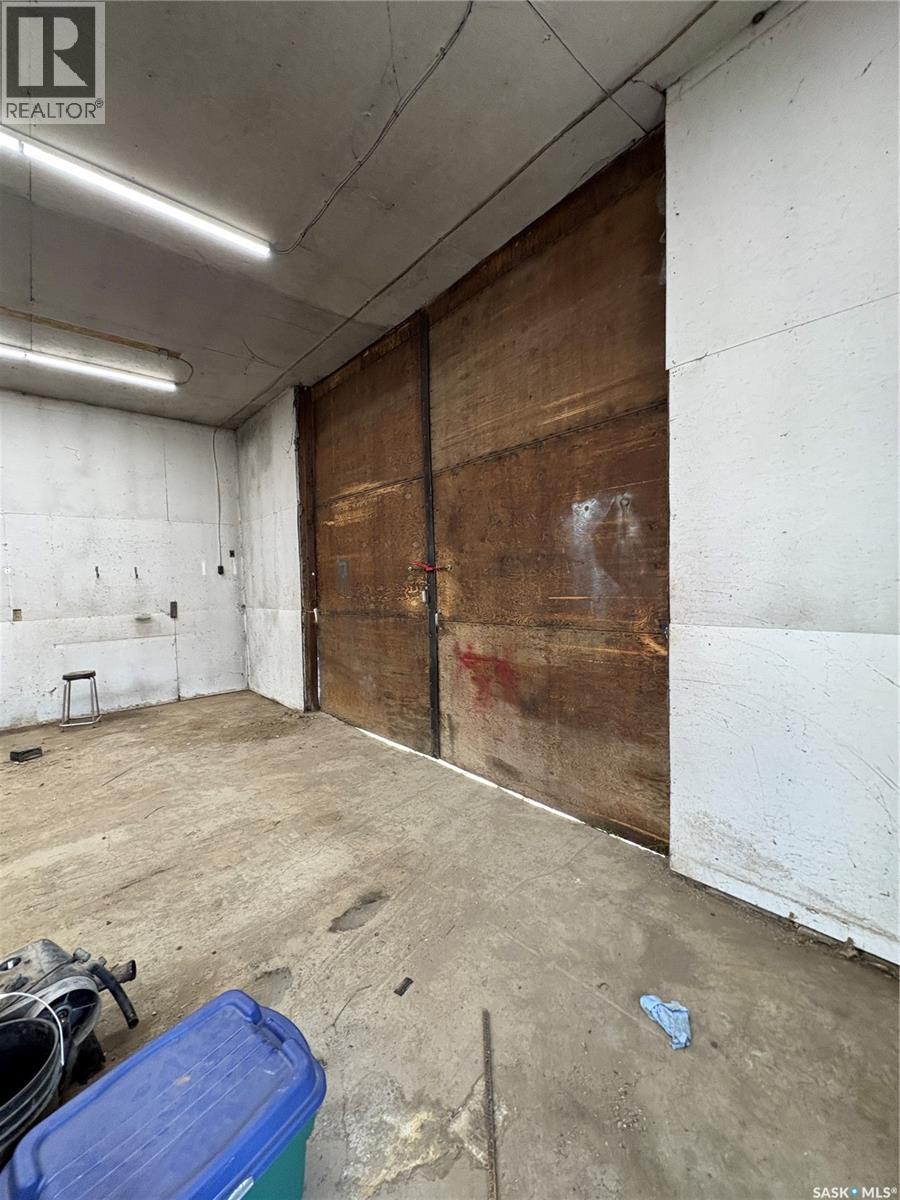 306 1st Avenue E Property Photo 22