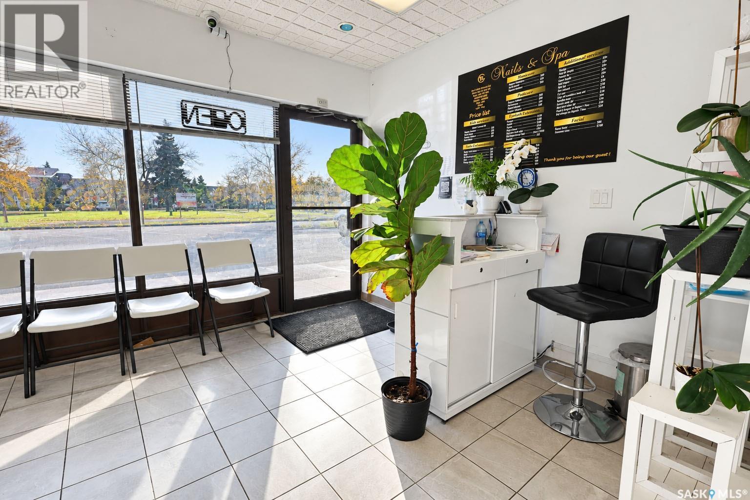 #2 1499 10th Avenue E Property Photo 2
