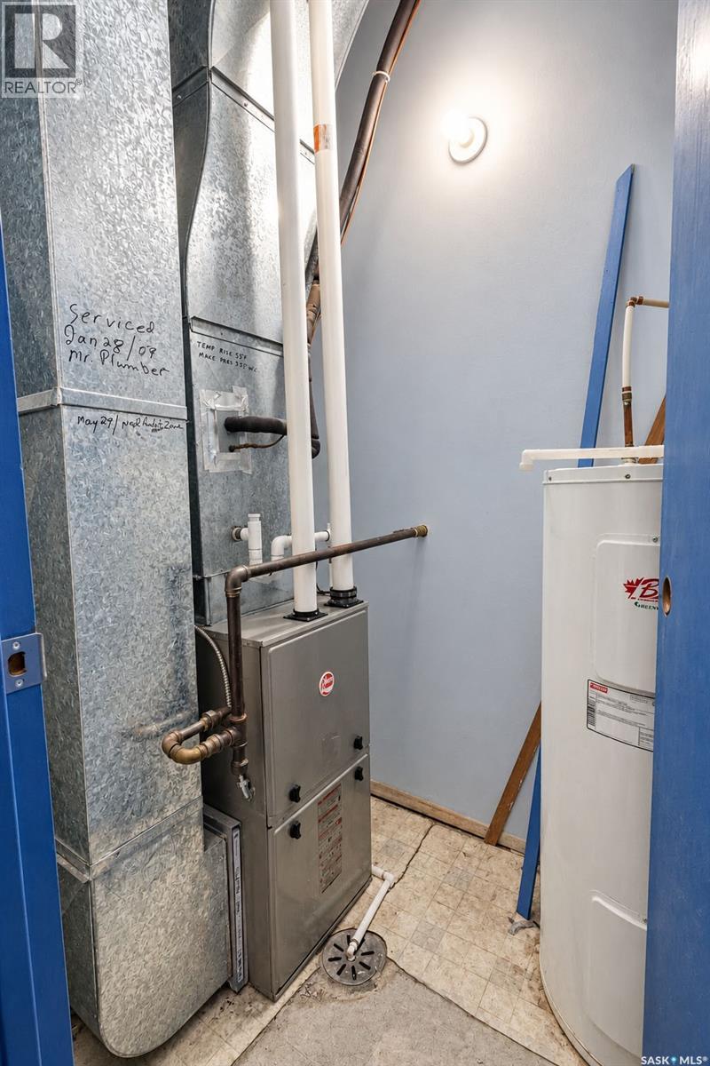 #2 1499 10th Avenue E Property Photo 22