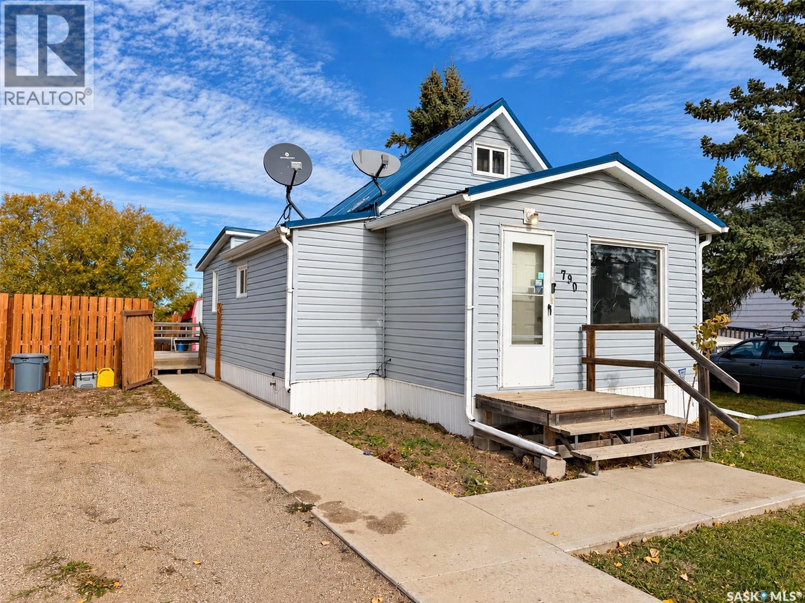 790 Saskatchewan Avenue Property Photo 1