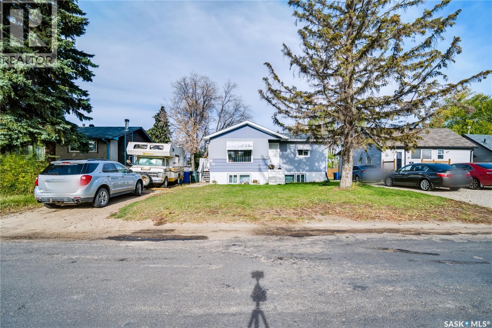 38 30th STREET E Property Photo 1