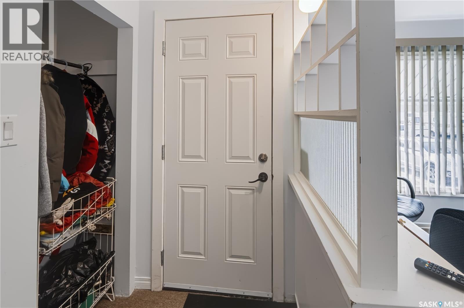 38 30th Street E Property Photo 5