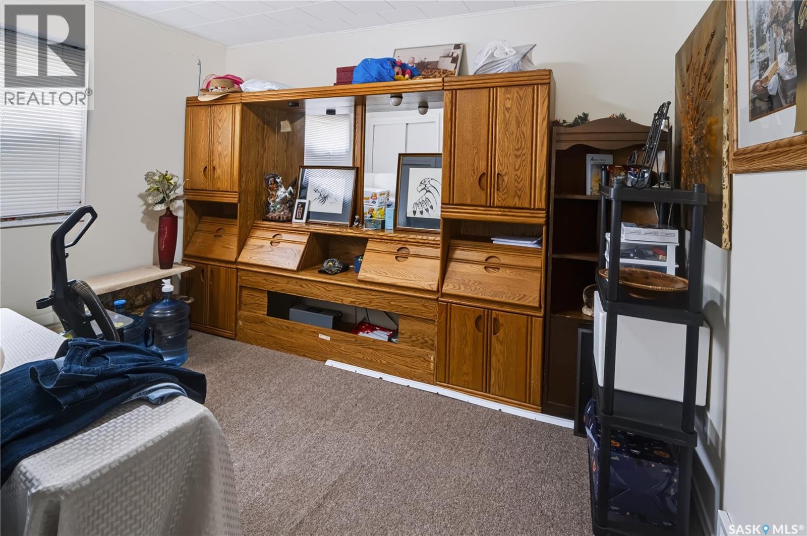 38 30th Street E Property Photo 10